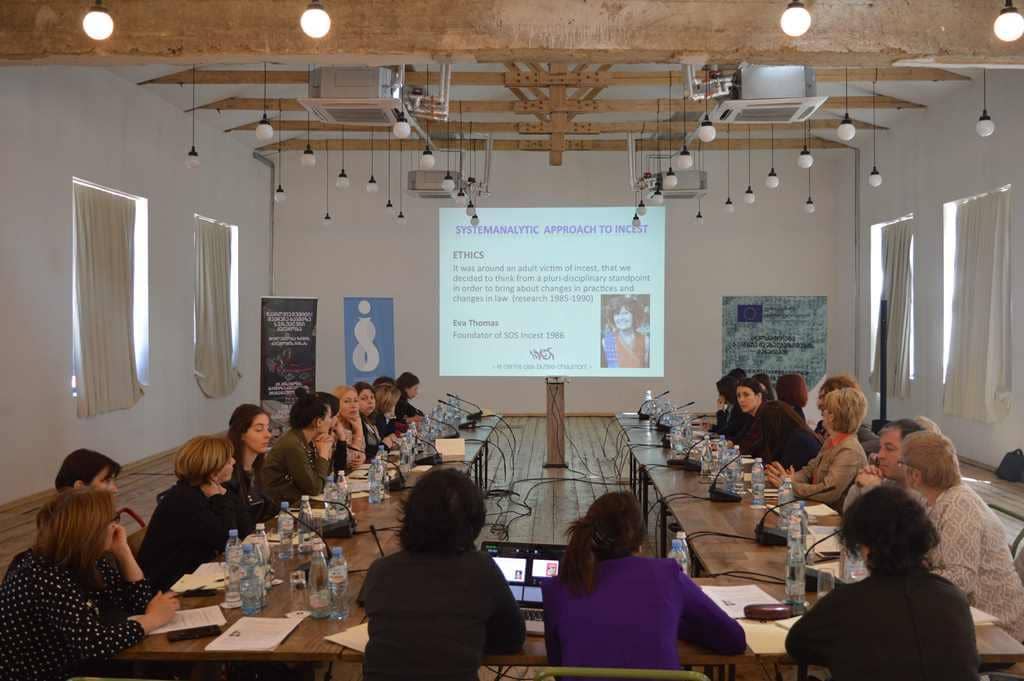 ტრენინგი ბავშვზე სექსუალური ძალადობის საკითხებზე ფსიქოლოგებისთვის და სოციალური მუშაკებისთვის – სურათი 1